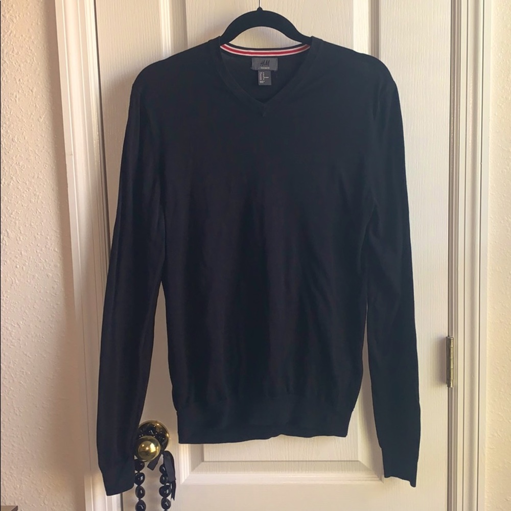 H&M men’s black V neck sweater